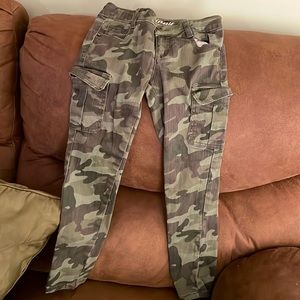 Gently Crazy size 7 skinny Camo jeans